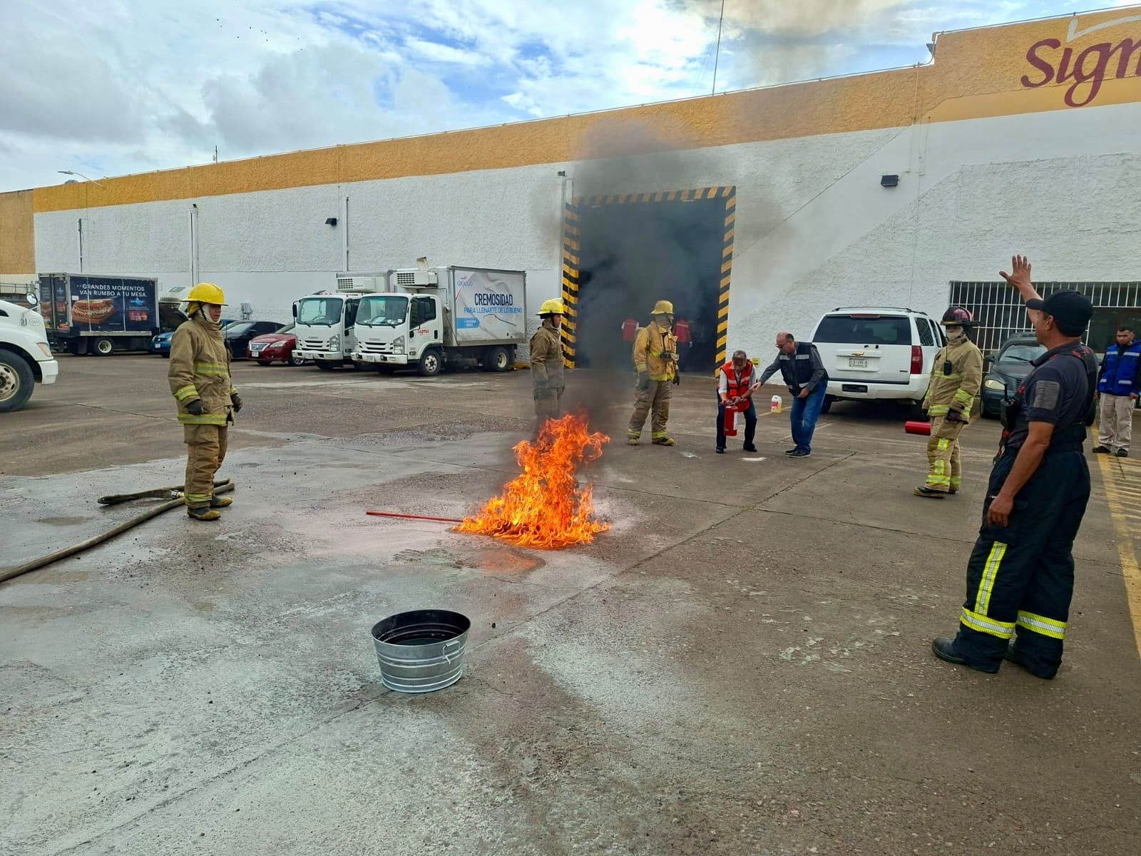 Protección Civil y Bomberos atendieron 374 servicios durante septiembre en Parral