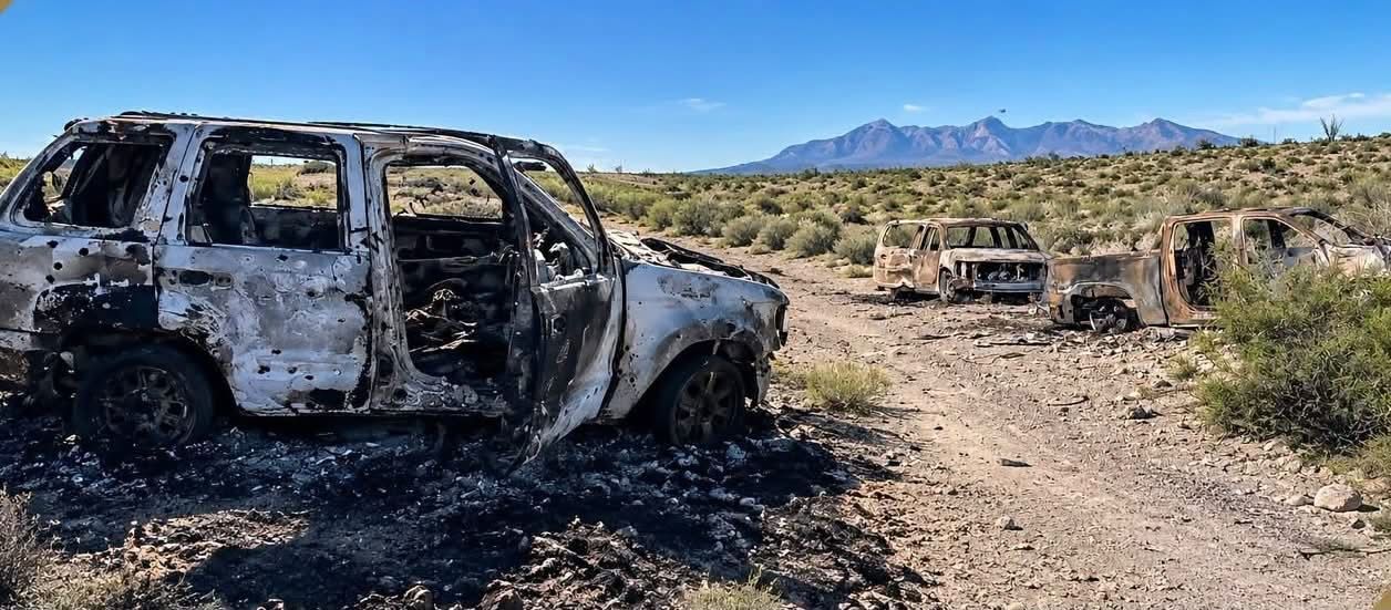 Presunto enfrentamiento deja dos personas sin vida y seis vehículos incendiados
