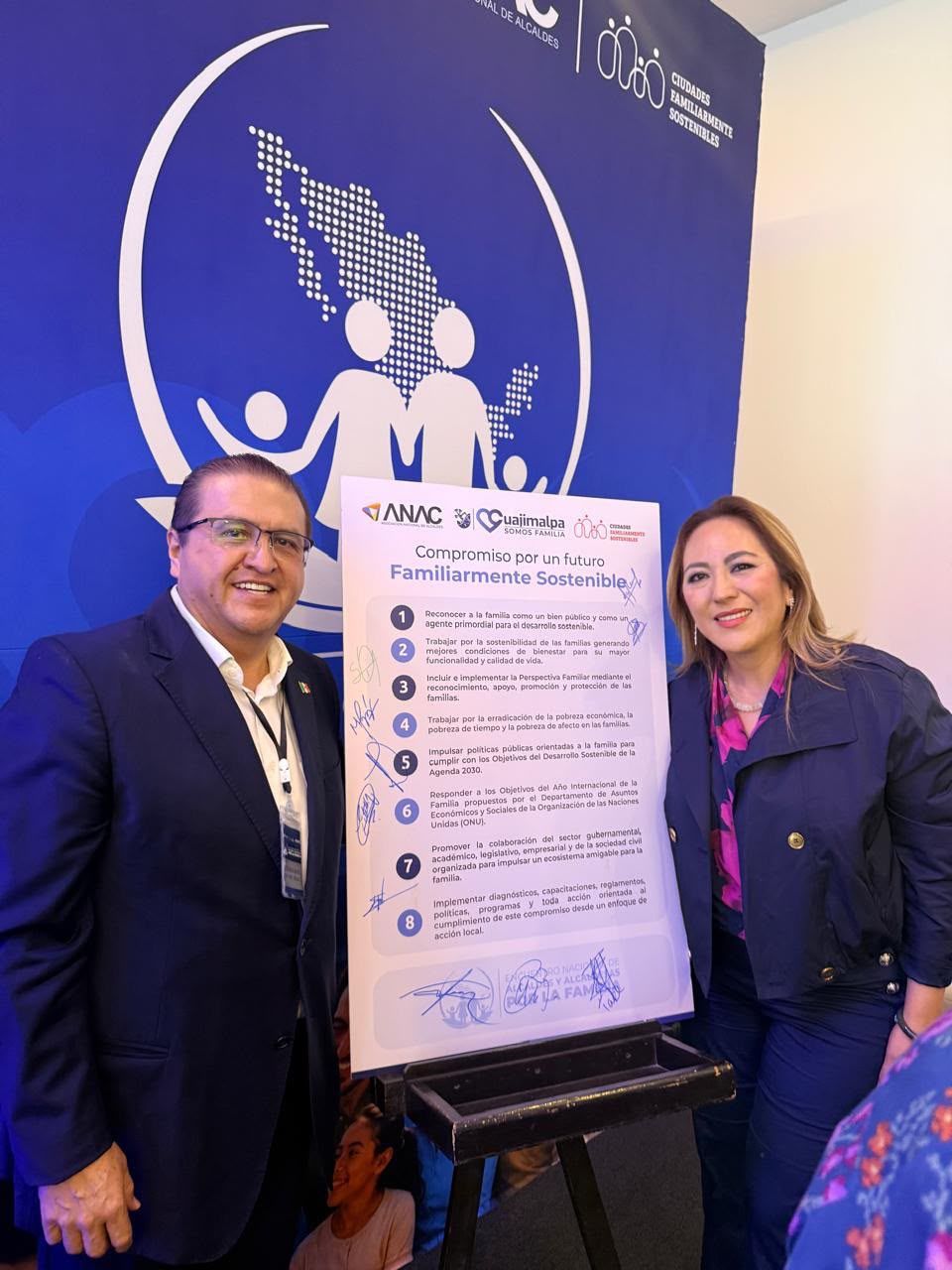 El alcalde Salvador Calderón destaca a las familias como eje de su gobierno